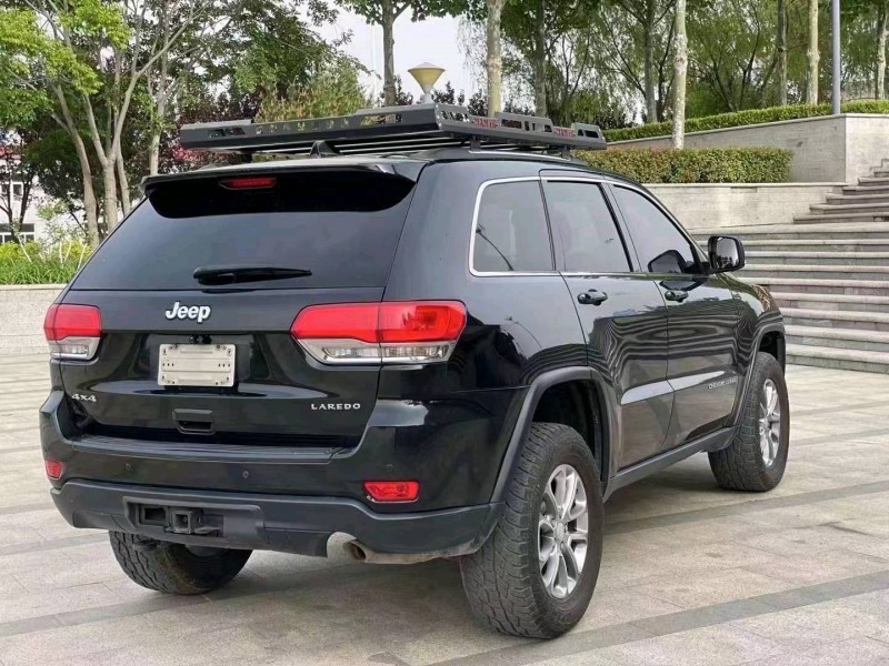 淄博15年Jeep大切诺基5
