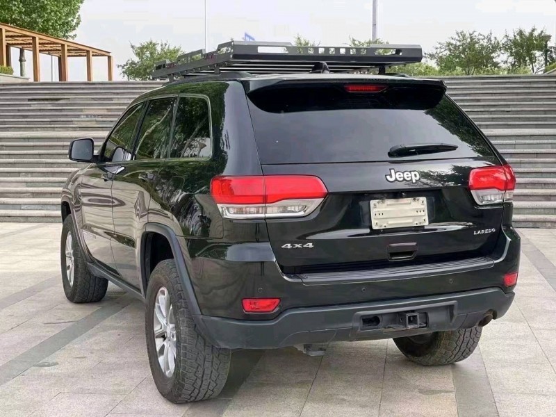 淄博15年Jeep大切诺基6