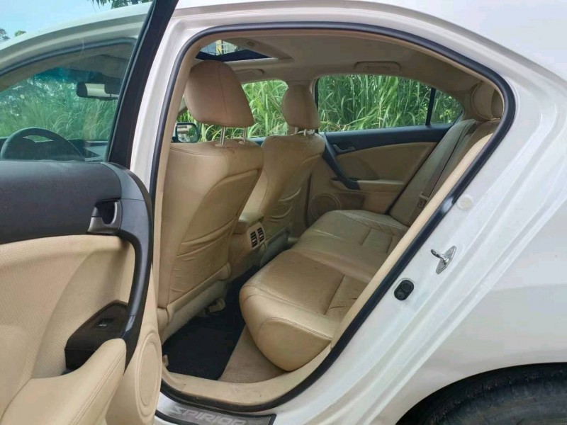 东莞09年本田思铂睿3