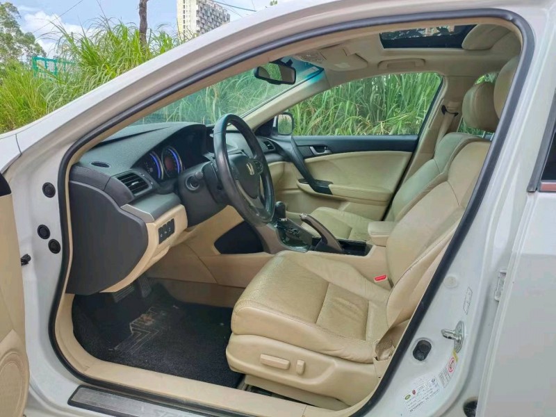 东莞09年本田思铂睿8