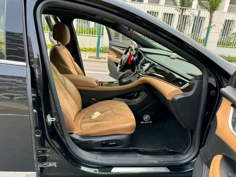 济宁18年别克君越4