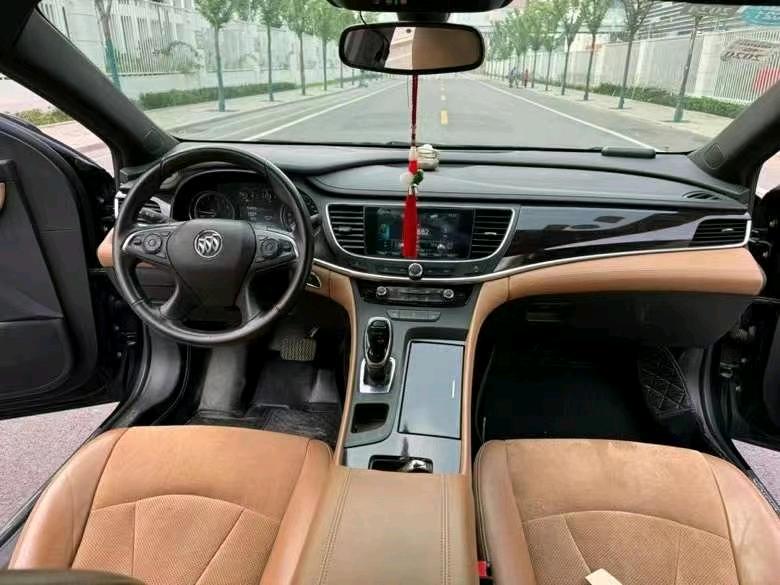 济宁18年别克君越5