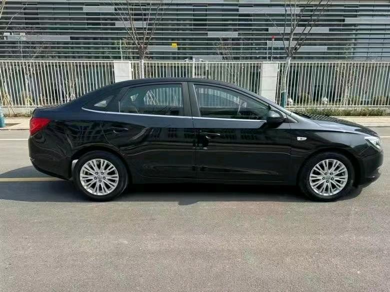 济宁17年别克英朗7