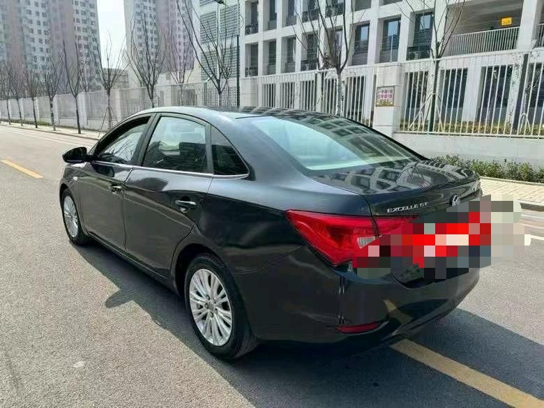 济宁17年别克英朗8