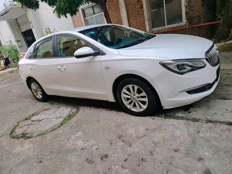 广州17年别克英朗2