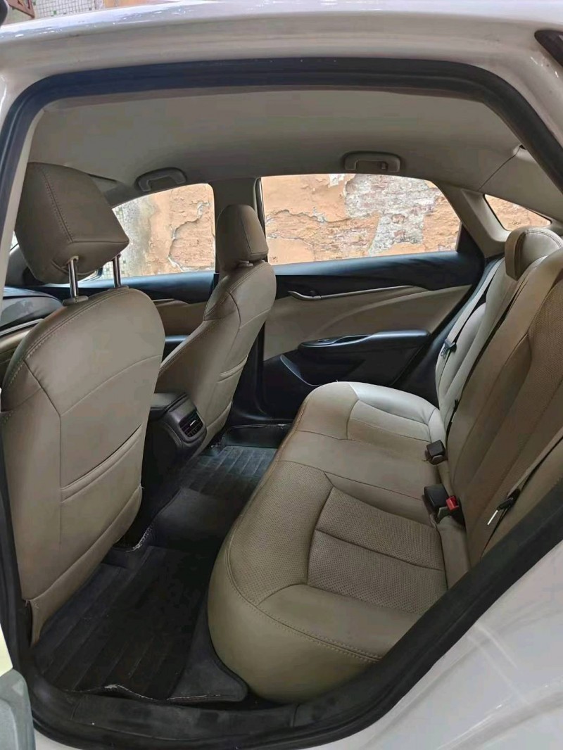 广州17年别克英朗5