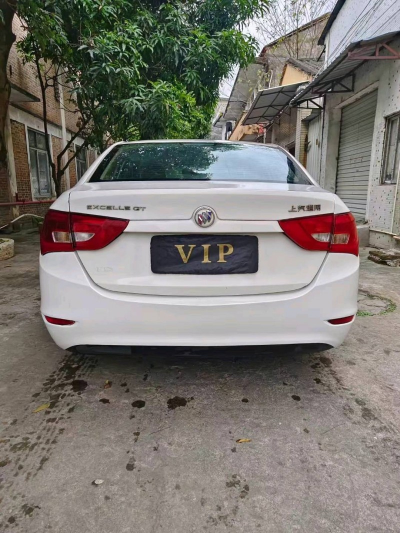 广州17年别克英朗9