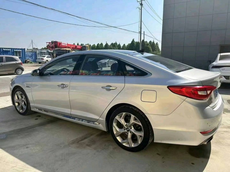 保定16年现代索纳塔九5