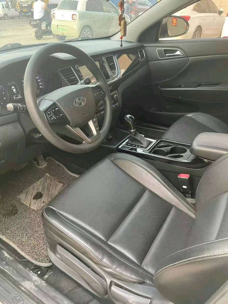 保定13年现代名图8