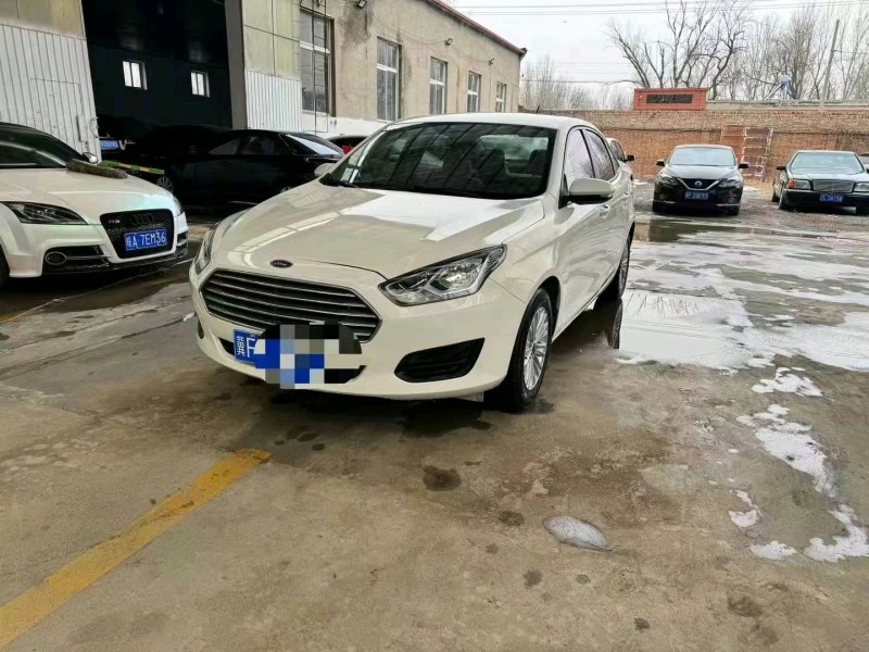 保定18年福特福睿斯3