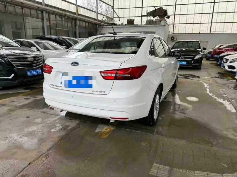 保定18年福特福睿斯7