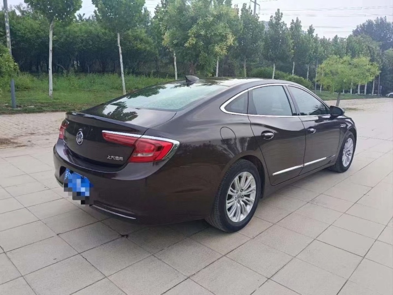 聊城16年别克君越9