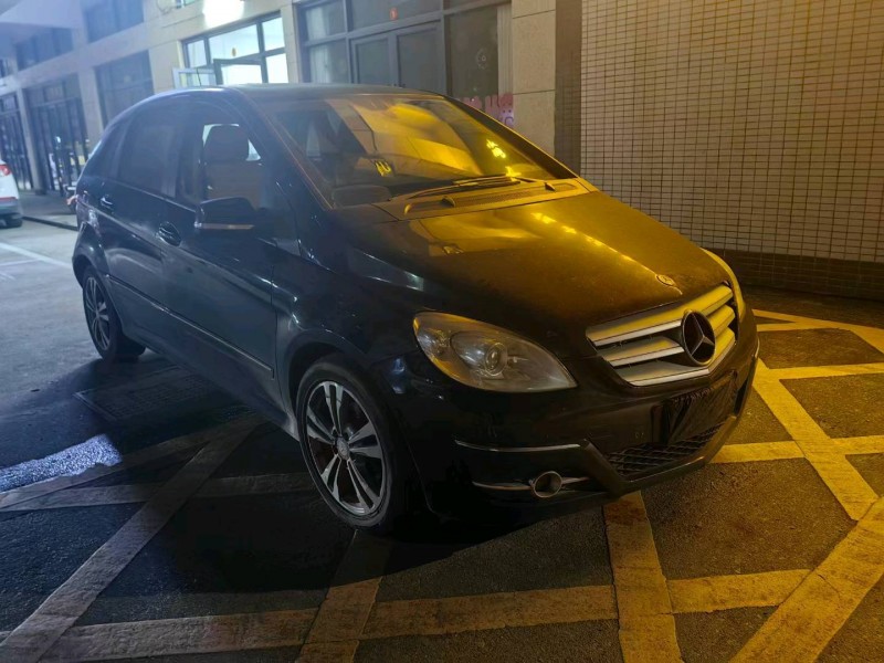 广州11年奔驰B3