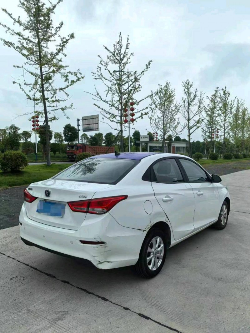 襄陽20年長安汽車悅翔7