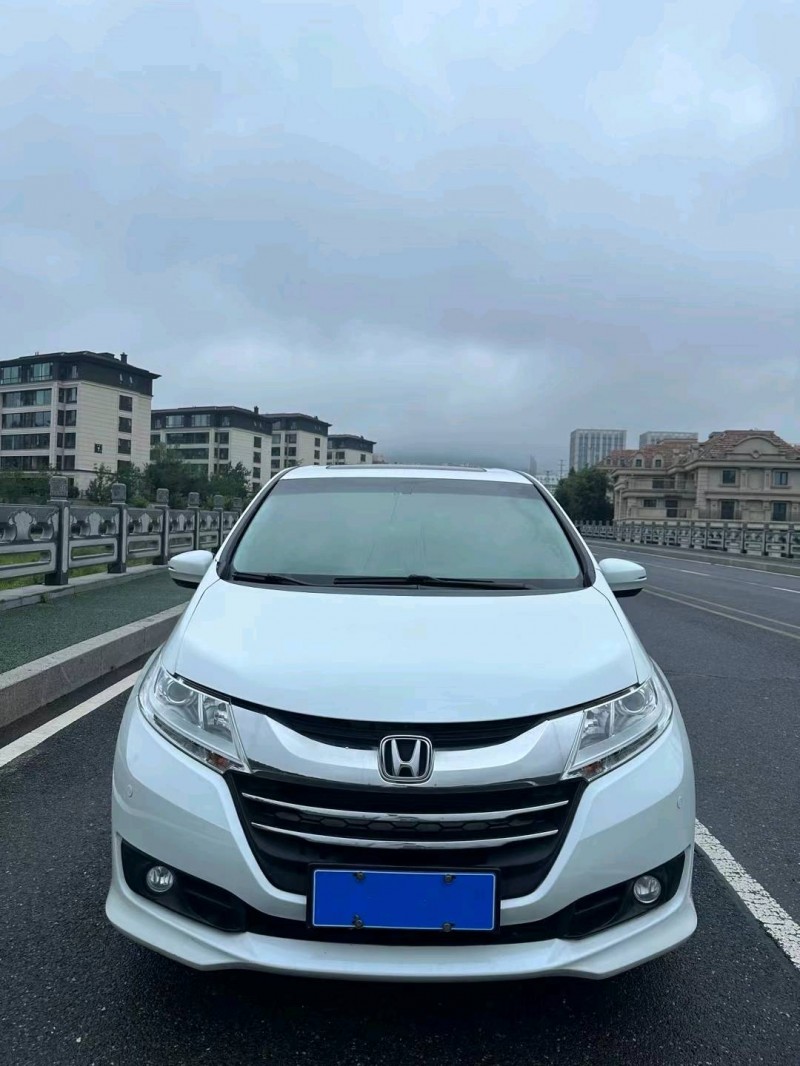 青岛17年本田奥德赛1