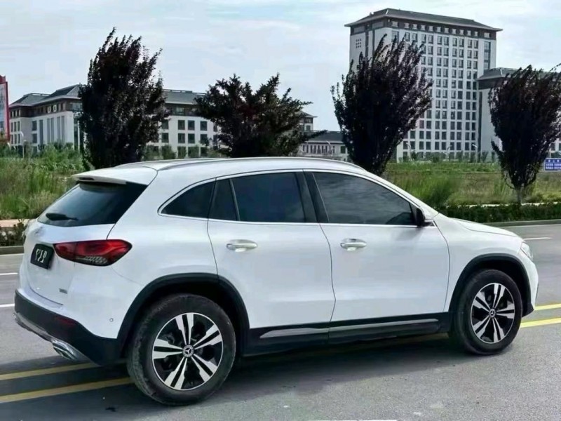 青岛22年奔驰GLA8