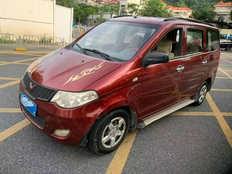 深圳14年五菱汽車宏光2