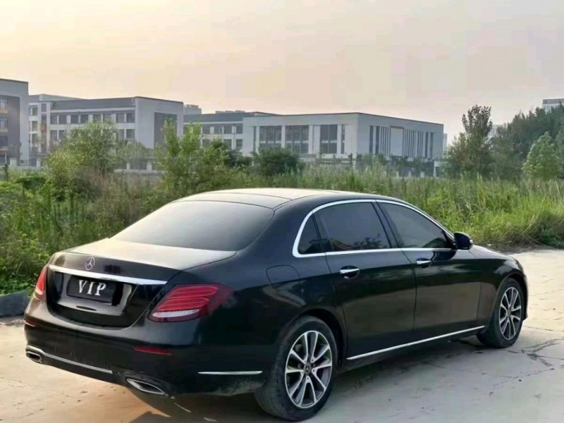 济南18年奔驰E8