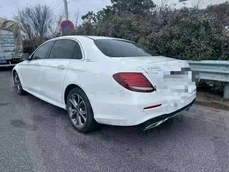 徐州20年奔驰E8