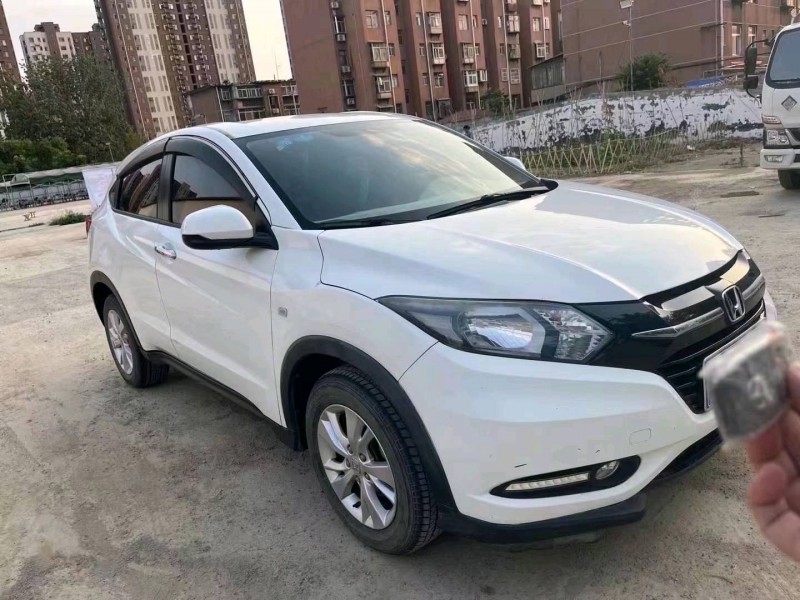 东营17年本田缤智9