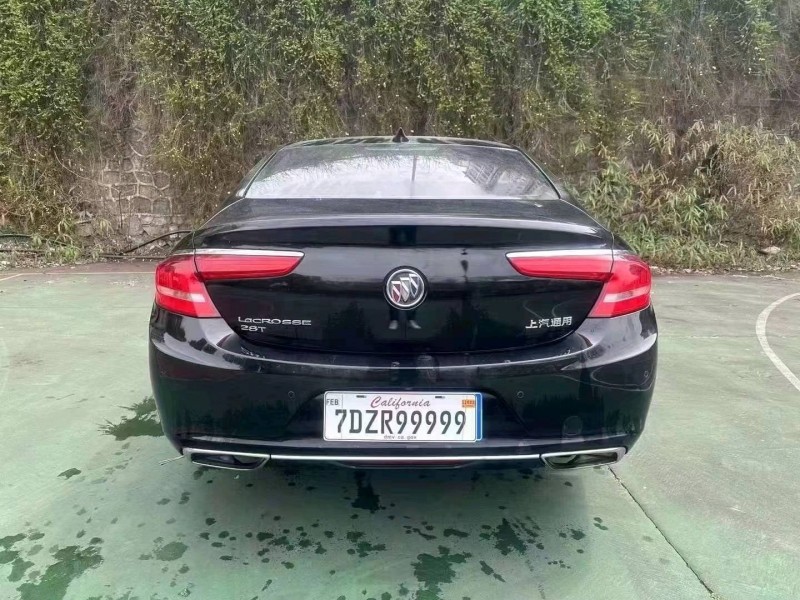 重庆17年别克君越5