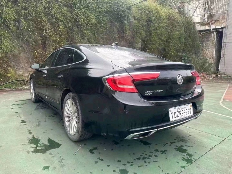 重庆17年别克君越7