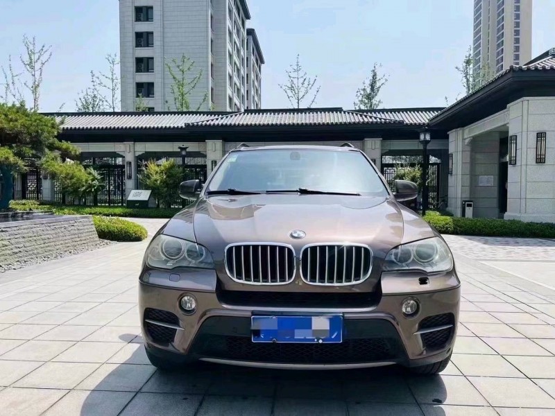 济南13年宝马X51