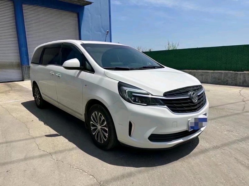 青岛21年别克GL82