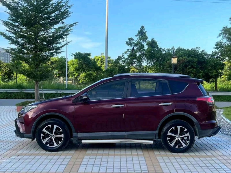 汕头17年丰田RAV4荣放3