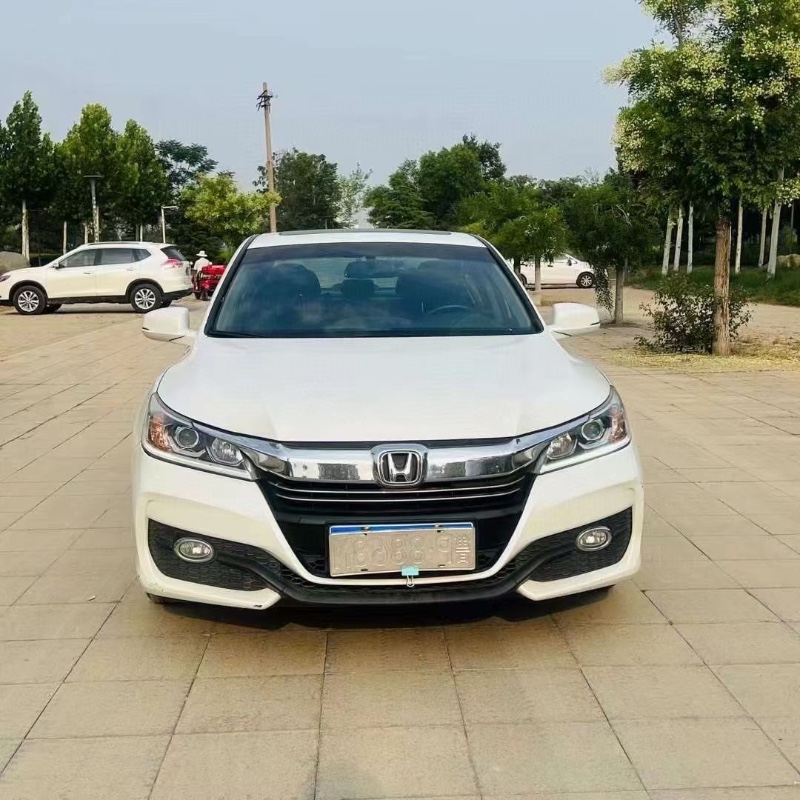 聊城17年本田雅阁1