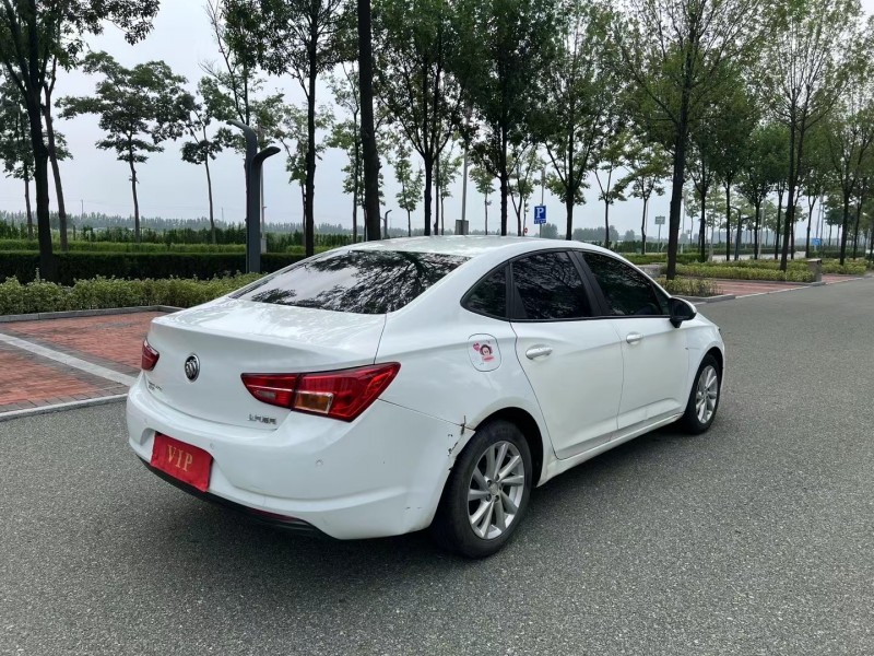 青岛18年别克威朗4