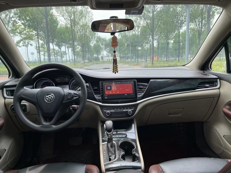 青岛18年别克威朗5