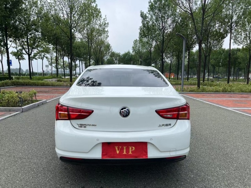 青岛18年别克威朗9