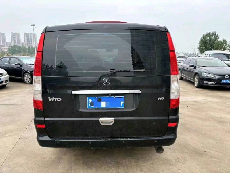 济南12年奔驰威霆8