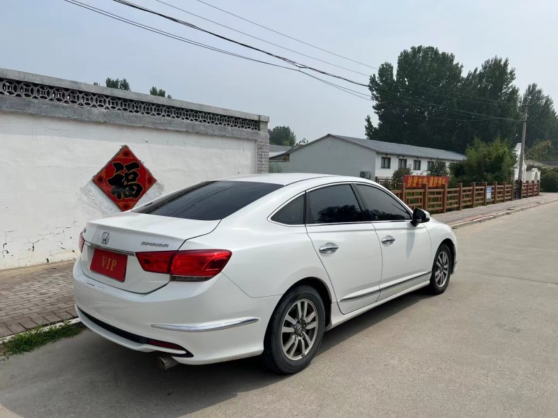 青岛16年本田思铂睿5