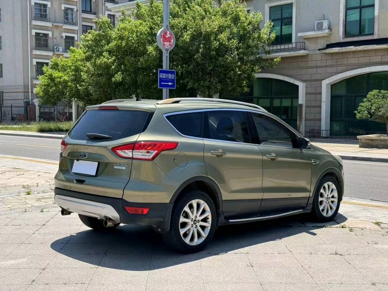 青岛15年福特翼虎7