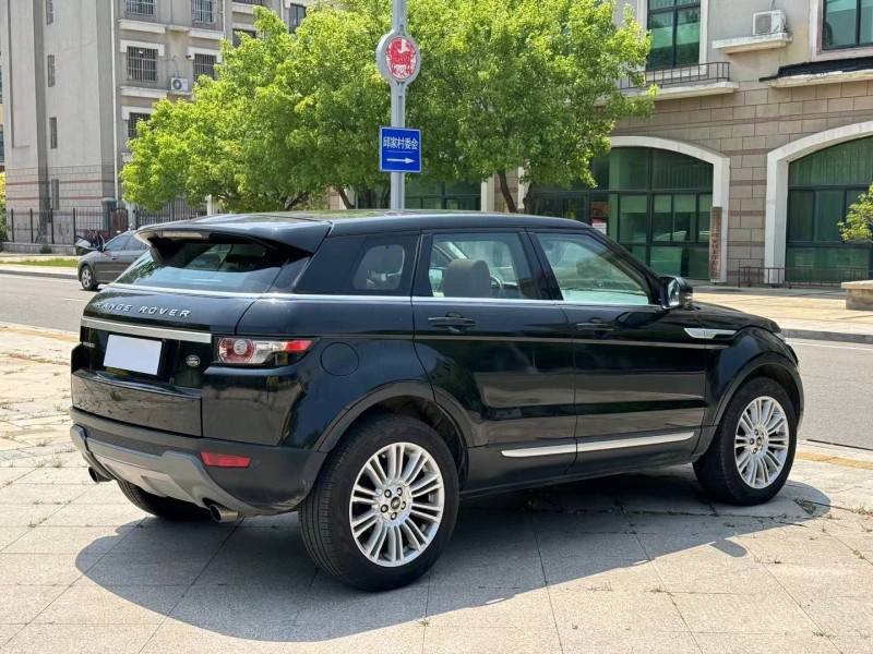 青岛14年路虎极光7