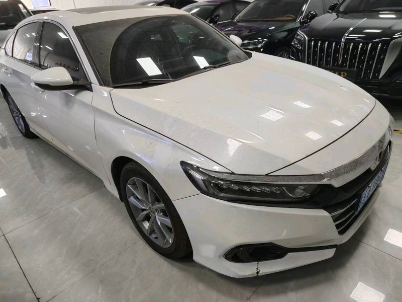 青岛23年本田雅阁2