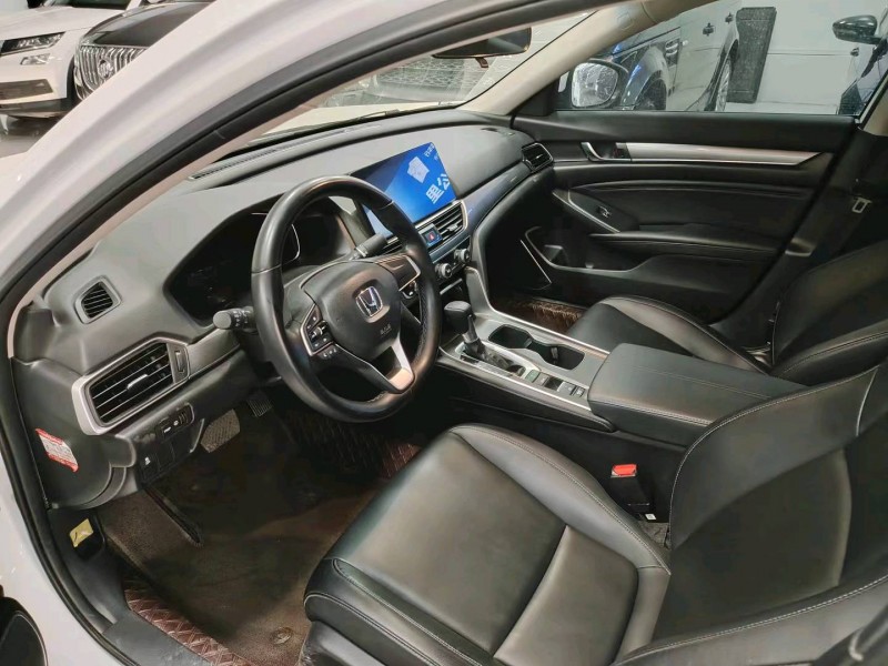 青岛23年本田雅阁3