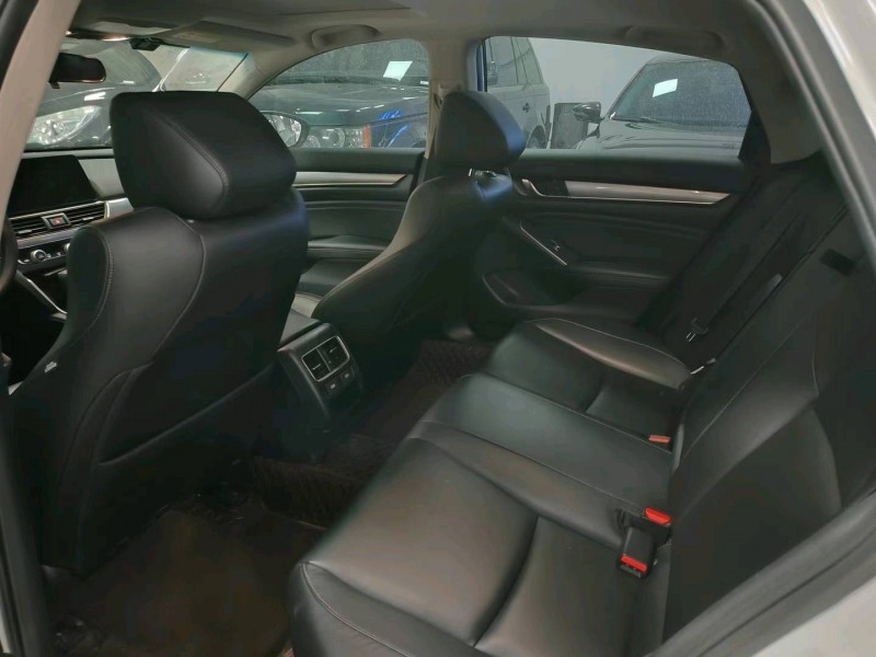 青岛23年本田雅阁4