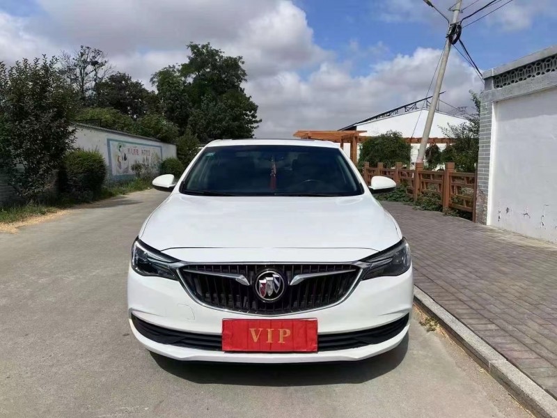 青岛19年别克英朗1