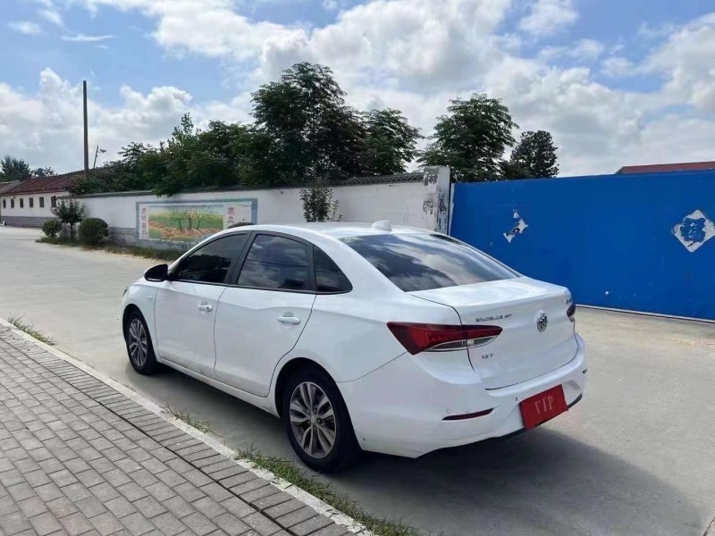 青岛19年别克英朗4