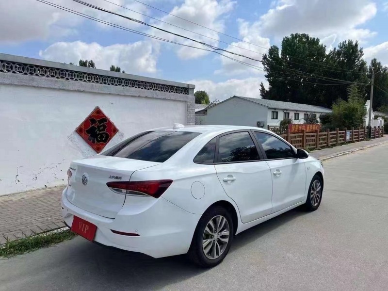 青岛19年别克英朗5