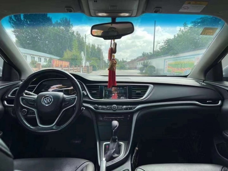 青岛19年别克英朗6