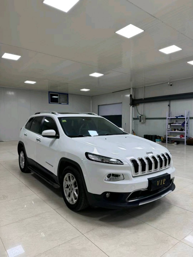 廊坊17年Jeep自由光3