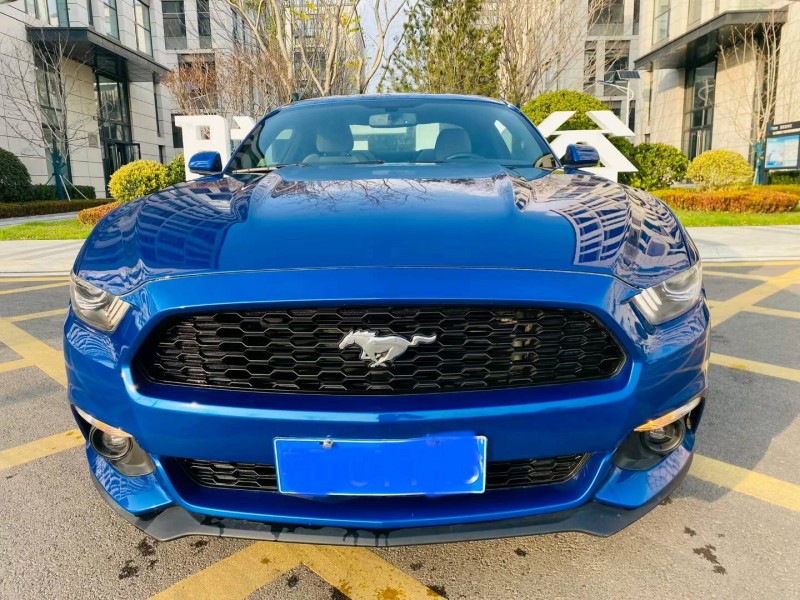 青岛17年福特野马1