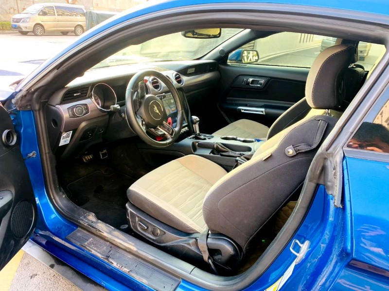 青岛17年福特野马6