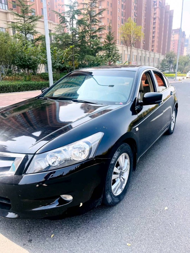 青岛10年本田雅阁6
