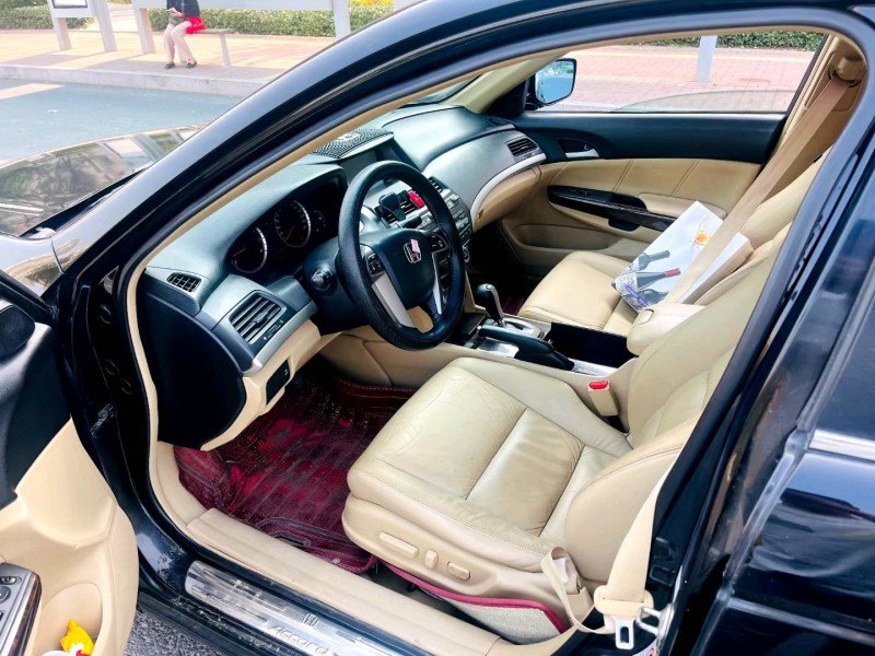 青岛10年本田雅阁9