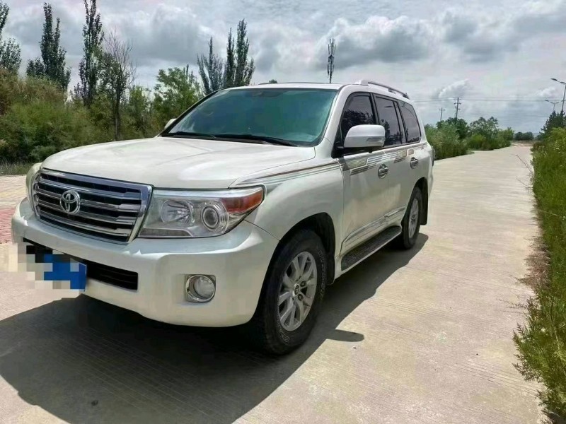 临沂16年丰田兰德酷路泽5